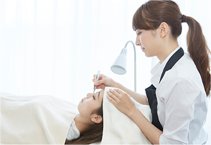 まつ毛エクステ施術風景