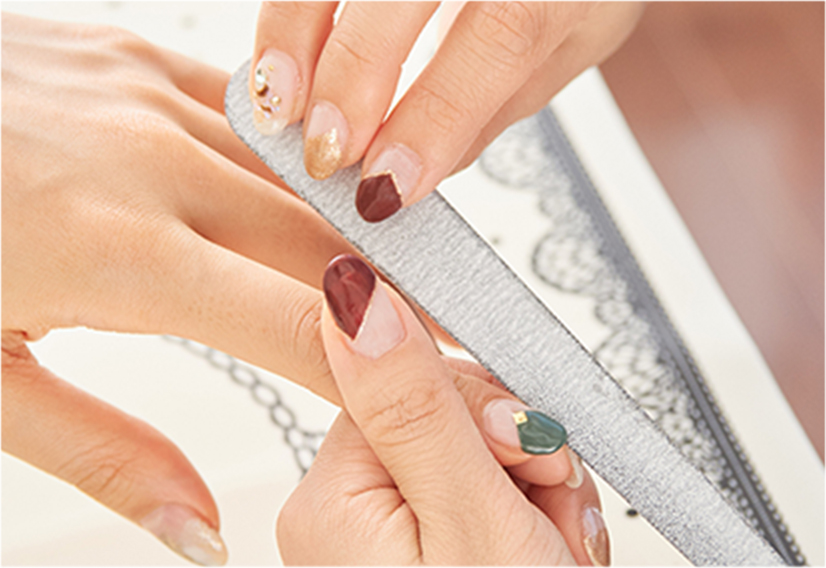 ネイル施術風景